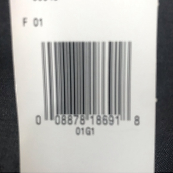 NWT Jones New York charcoal gray, lined, pencil skirt. Size 10. Dry clean only. - Picture 14 of 14